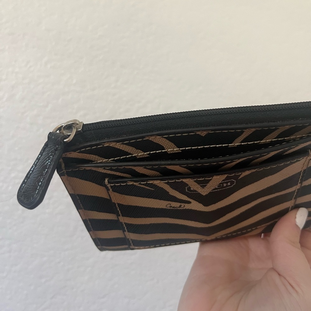 Vintage Coach Zebra Stripe Black and Tan Wallet - Picture 4 of 6